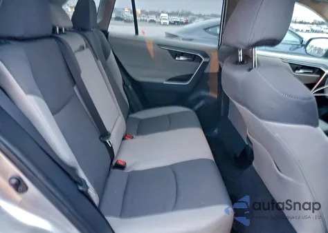 2021 Toyota Rav4 Xle z USA, uszkodzony, nr VIN 2T3W1RFV6MC149563